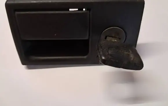 Mercedes-Benz E W124 Glove box lock 1246800084