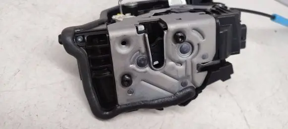 BMW X6 F16 Front door lock 7281945 A046465 18283810