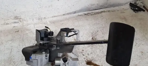 Mercedes-Benz E W212 Brake pedal A2122900001