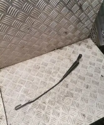 Volkswagen PASSAT B5 Windshield/front glass wiper blade 3b1955410