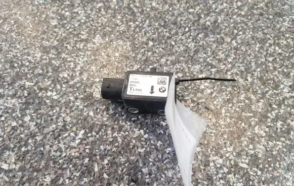 BMW X3 E83 Airbag deployment crash/impact sensor 3414122