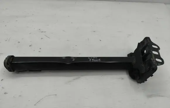 Peugeot 5008 II Front bumper shock/impact absorber 