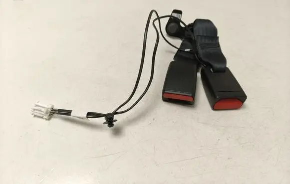 Opel Crossland X Rear seatbelt buckle 6318479