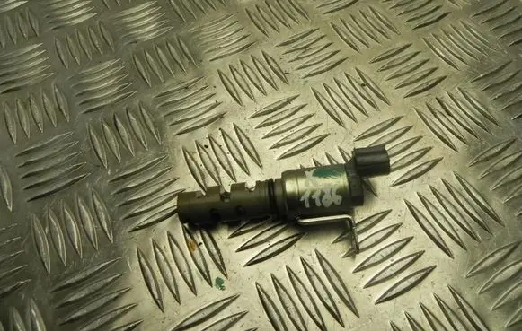 Toyota RAV 4 (XA40) Camshaft position sensor 3370105010 X1186