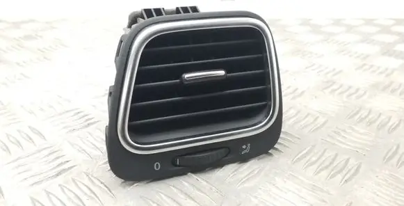 Volkswagen Scirocco Dashboard side air vent grill/cover trim 1Q0819703G 1Q0819709B
