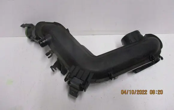 Volkswagen Transporter - Caravelle T1 Turbo air intake inlet pipe/hose 04C145673E