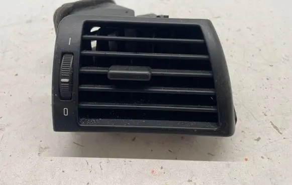 BMW 3 E46 Dashboard side air vent grill/cover trim 8361898 369801 64228361898