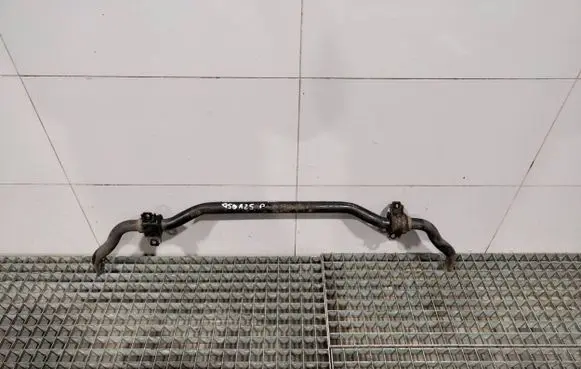 Infiniti Q50 Front anti-roll bar/sway bar