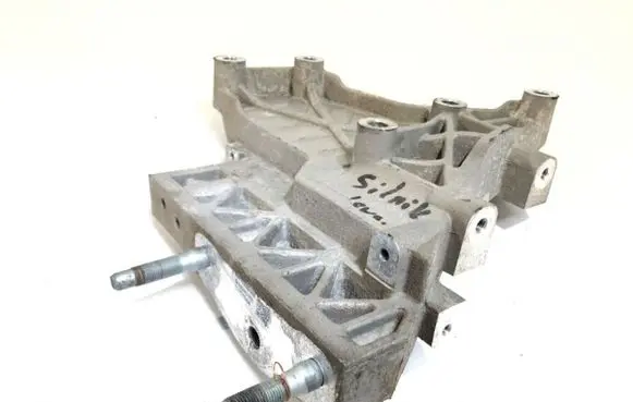 Hyundai Kona I Engine mounting bracket