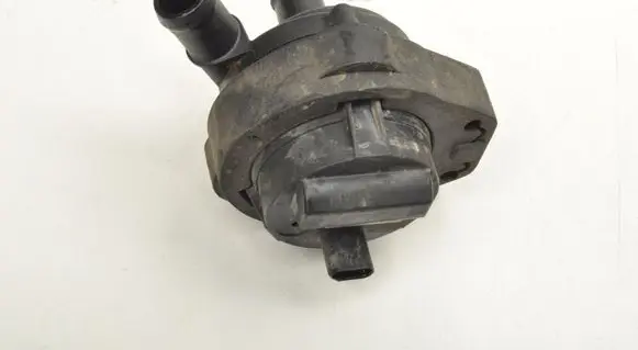 Jaguar I-Pace Water pump J9D318D473AA