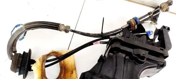 Peugeot 5008 Gear shift cable linkage 119181099