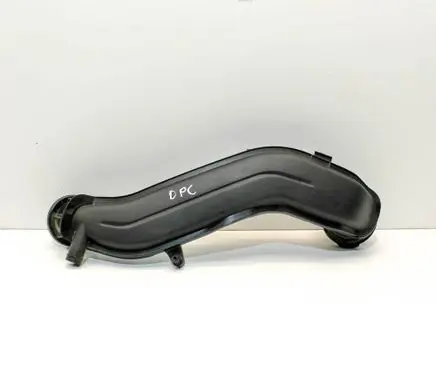 Audi Q3 F3 Air intake duct part 05E145674G