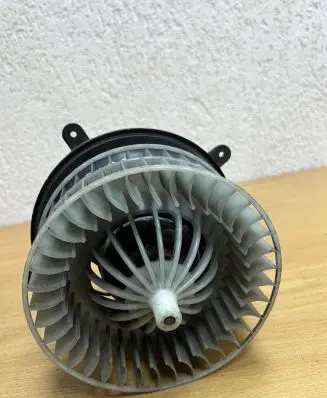 Mercedes-Benz E W210 Air conditioning (A/C) fan (condenser) 2108206210 D8653