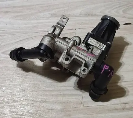 Jaguar F-Pace EGR valve G4D39D475AC