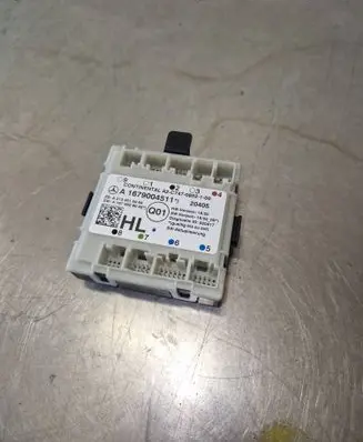 Mercedes-Benz GLC C253 Door control unit/module A1679004511