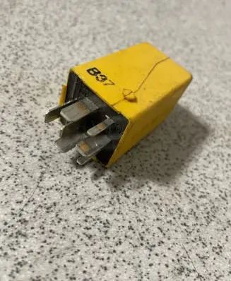 BMW 5 E34 Other relay 1378052