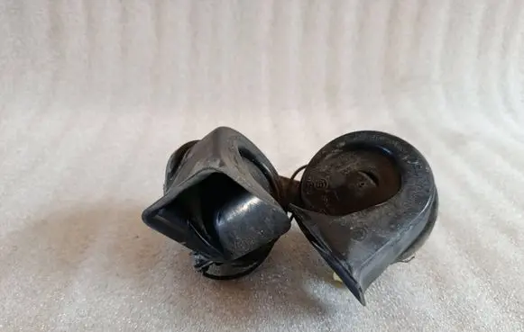 Citroen C4 I Horn signal 703881157