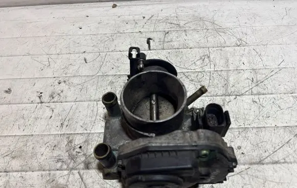 Audi A6 S6 C5 4B Throttle valve 058133063H