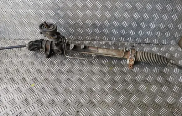 Volkswagen Golf IV Steering rack