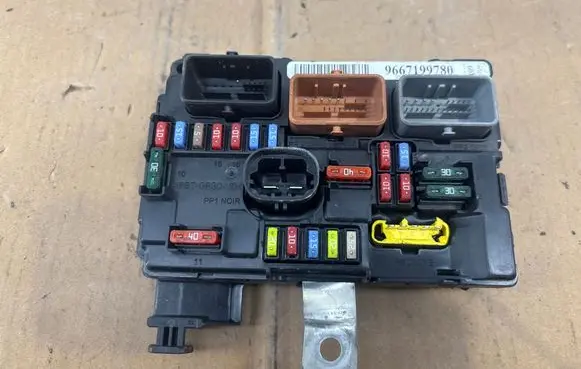 Citroen DS3 BSM Control unit 9667199780
