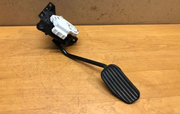 Volvo XC90 Accelerator throttle pedal 30666658