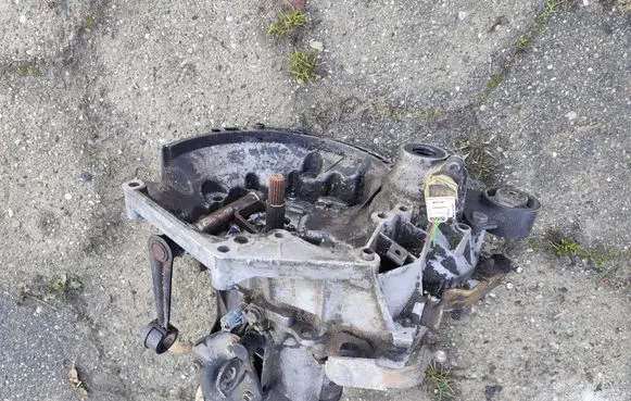 Citroen Saxo Manual 5 speed gearbox 20CF03 0379460