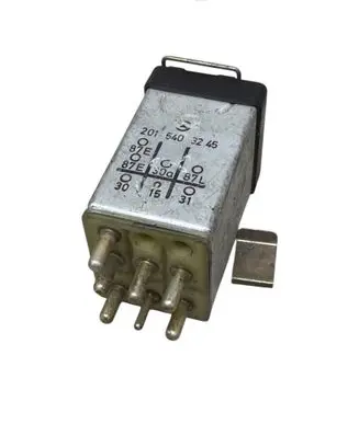 Mercedes-Benz C W202 Other relay 2015403245 87E130871L