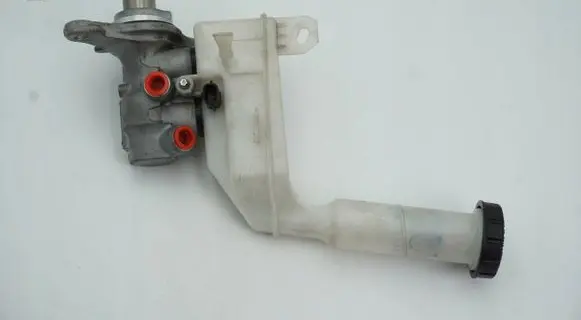 Nissan Pulsar Master brake cylinder 32070579