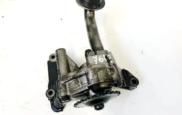 Skoda Octavia Mk2 (1Z) Oil pump 