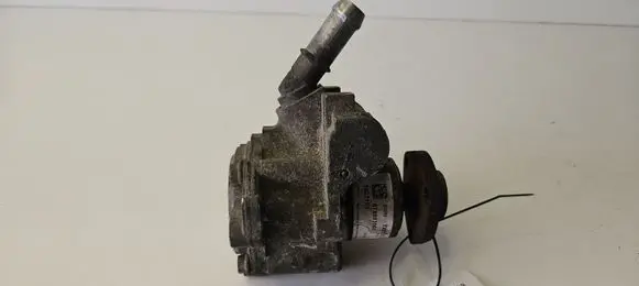 BMW 3 E90 E91 Power steering pump 5002102 678883803