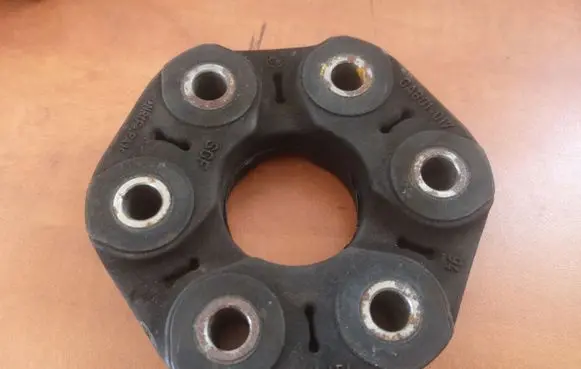 BMW 1 F20 F21 Rear prop shaft donut coupling/joint 7511454