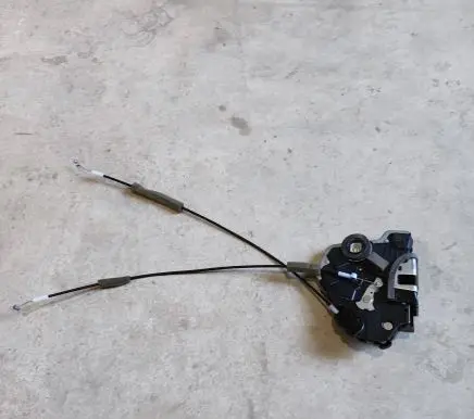 Honda CR-V Front door lock 72111T1GE001B
