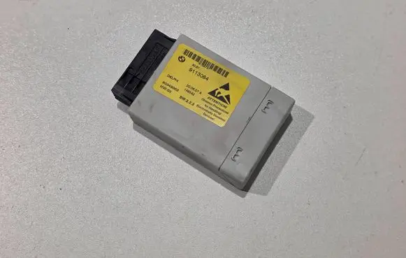BMW 5 E60 E61 Center console control module 9113064