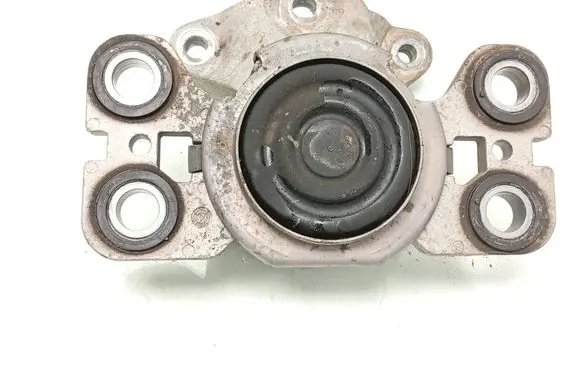Engine mount bracket