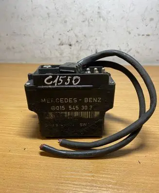 Mercedes-Benz S W140 Glow plug pre-heat relay 0155453032 C1550