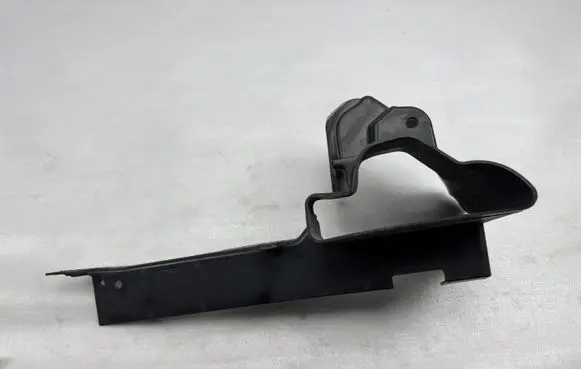Ford Mustang VI Intercooler air guide/duct channel JR3B8103CA
