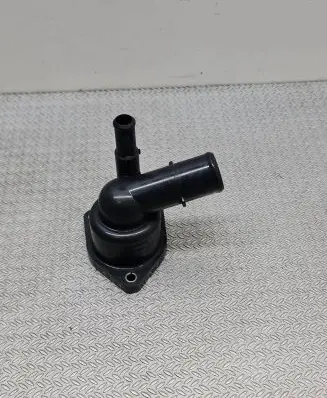 Toyota Prius (XW50) Thermostat housing 