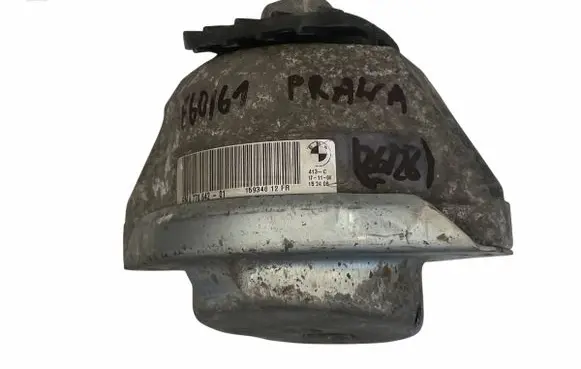 BMW 5 E60 E61 Engine mount bracket 6770642