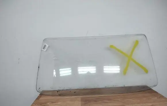 Fiat 126 Front windscreen/windshield window 