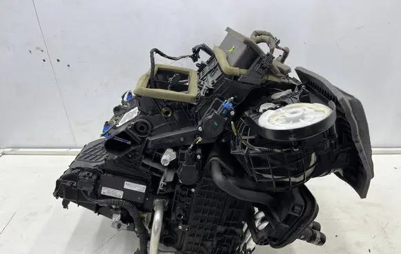 Ford C-MAX II Interior heater climate box assembly AV6N19B555NM AV6N18456AA