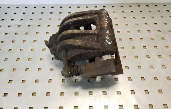 Jeep Cherokee III KJ Front brake caliper 135418