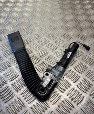 BMW 5 F10 F11 Front seatbelt buckle 9115306