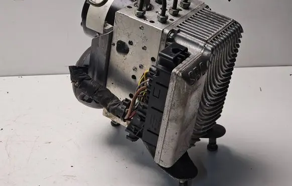 Mercedes-Benz E W211 ABS Pump 0265960028 D0S11050608