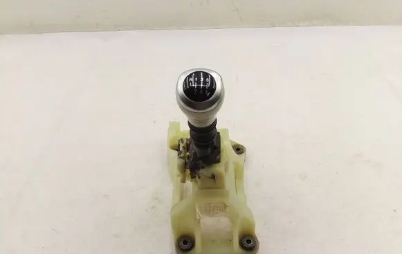 KIA Ceed Gear shifter/selector 437001H400