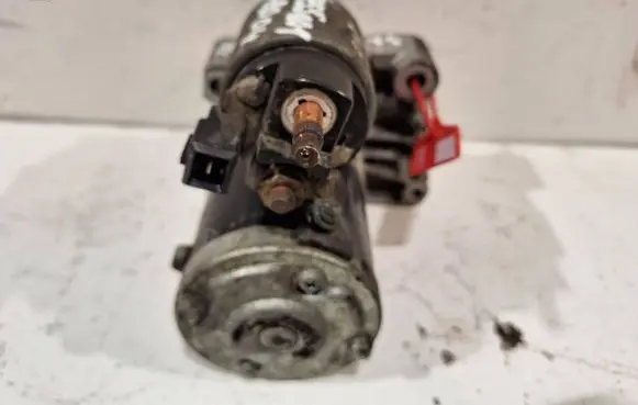 Peugeot 207 Starter motor V755001780