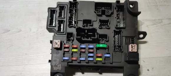 Mitsubishi ASX Fuse module 8637B542 10R057749 CB637901A