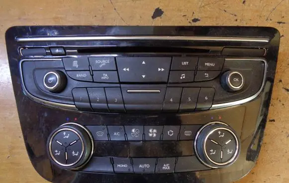 Peugeot 508 Center console