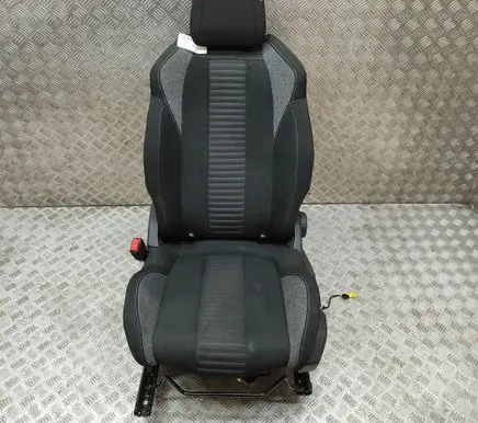 Peugeot 3008 II Front driver seat 16875489ZD 9809627580