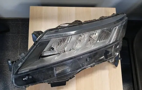 Mitsubishi ASX Headlight/headlamp 8301D481