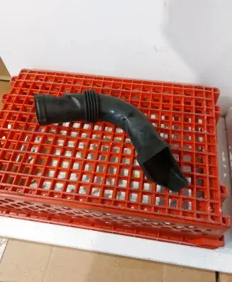 Audi A8 S8 D2 4D Air intake hose/pipe 077129643